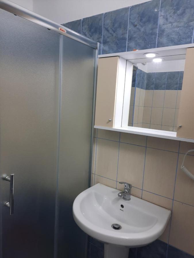 Antea Apartment 3 Вльора Екстер'єр фото